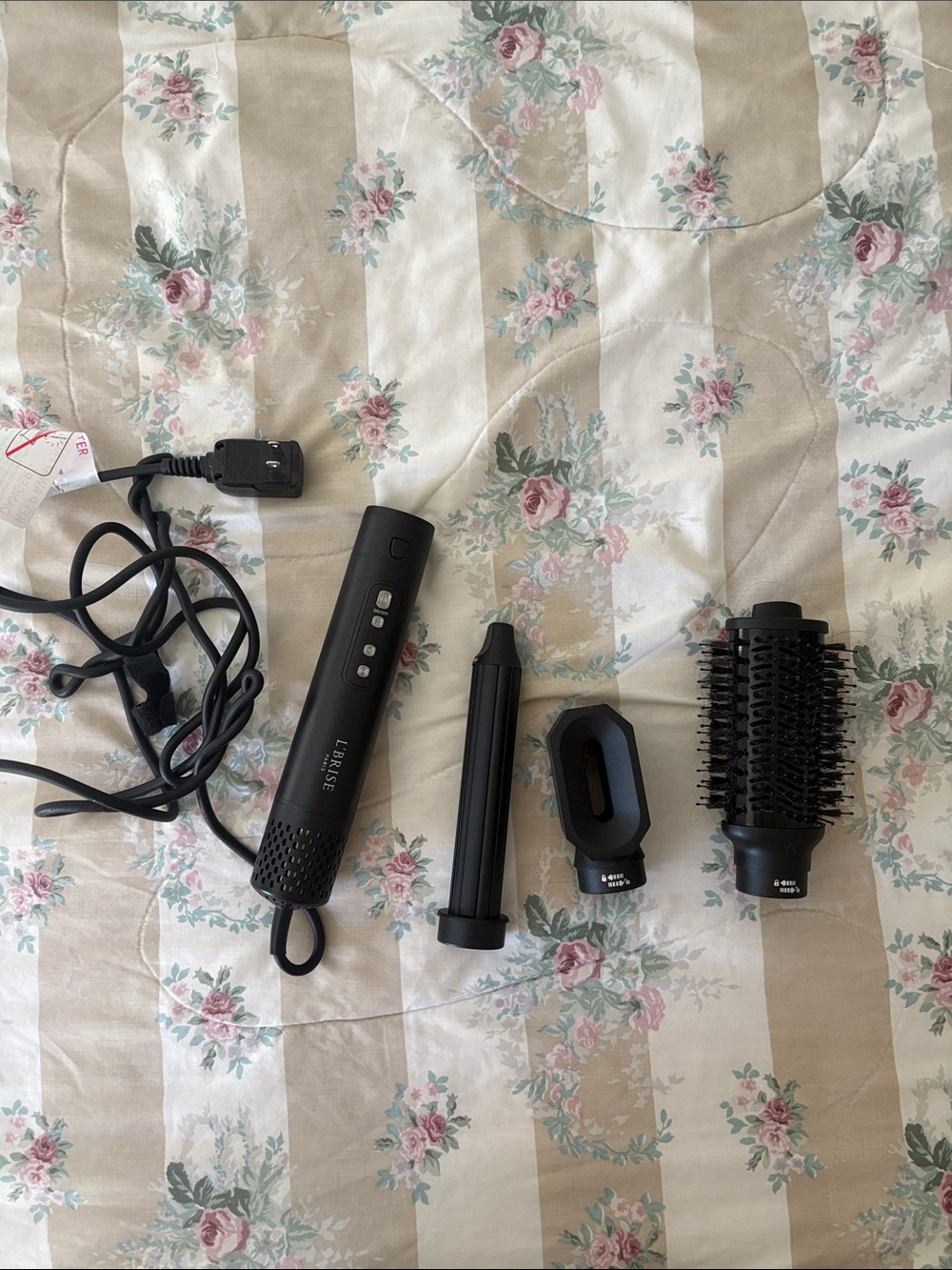 L’BRISE hair styler with 3 heat attachments in black